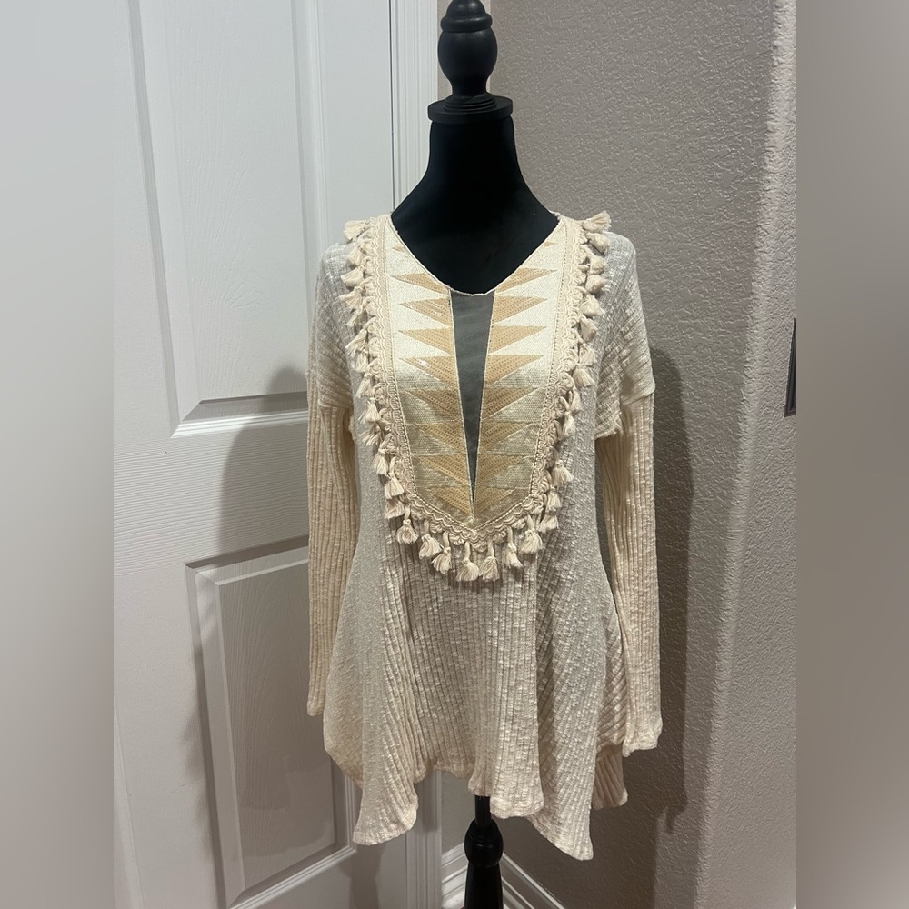 Orange Creek Off cream Women Sweater size Large Made in USA with Tassel Trim